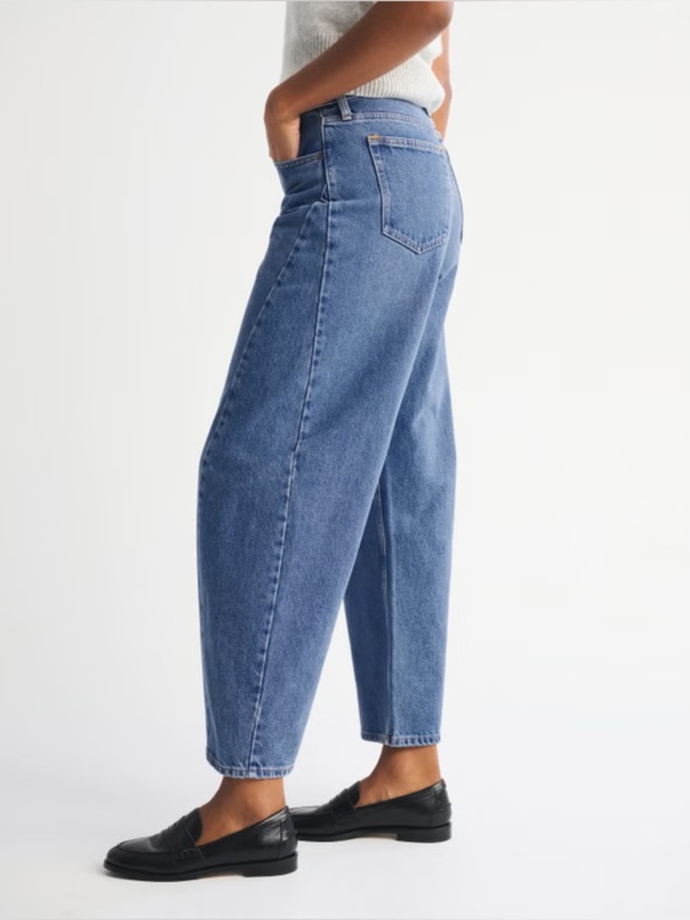 Abercrombie & Fitch Mid Rise Barrel Jeans Curve Love Size 27/4L - Picture 3 of 6